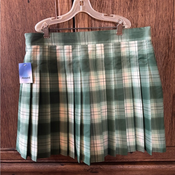 NWT Abound Pleated Mini Skirt in Green Plaid, size Large - Picture 3 of 6